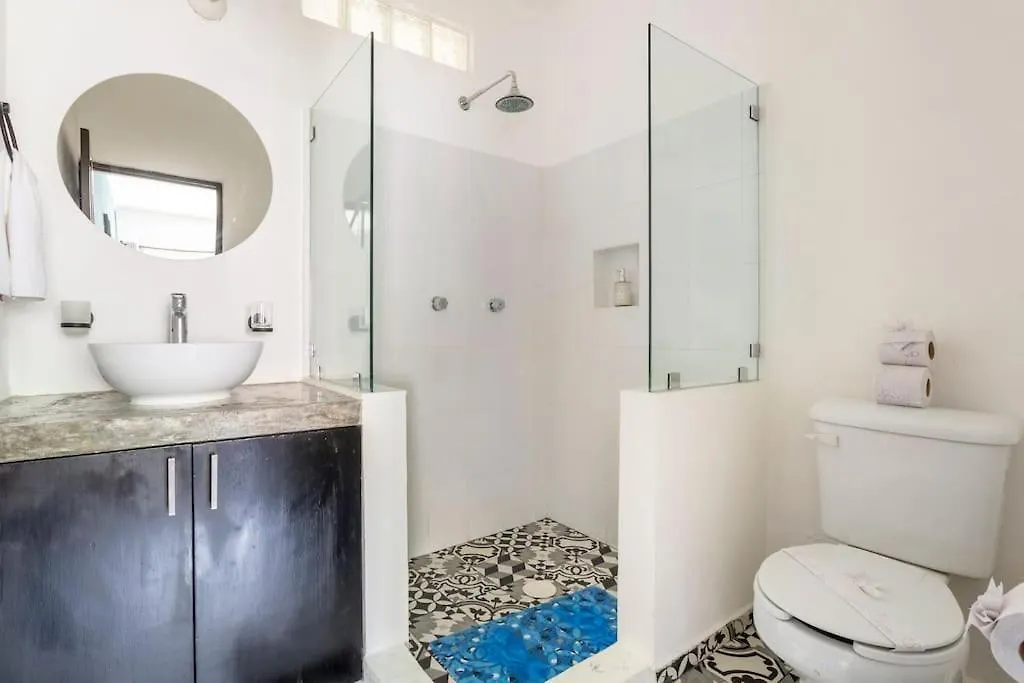 3 Bedroom Apartment In Quiet Residential Area Playa del Carmen